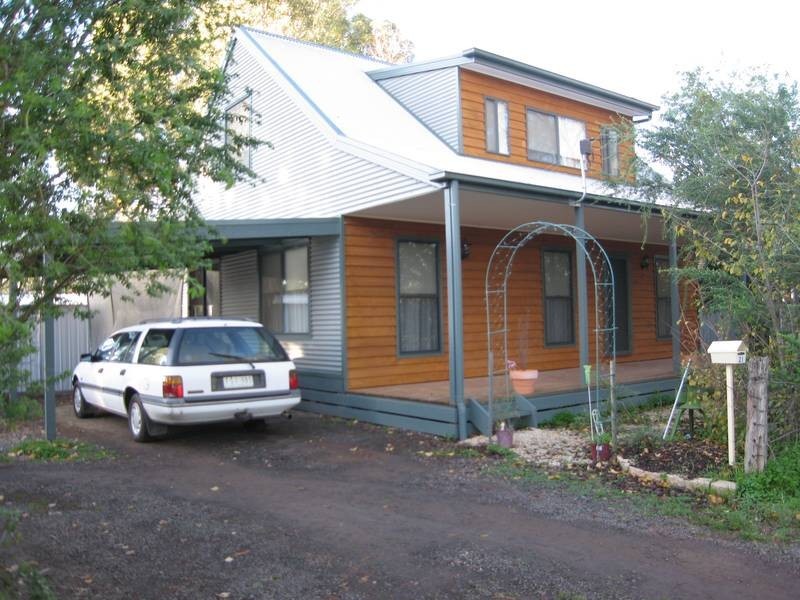 21 Crusoe Road, Kangaroo Flat VIC 3555
