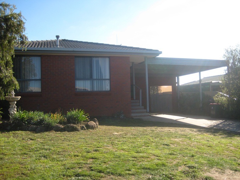 18 Hines Court, Kangaroo Flat VIC 3555