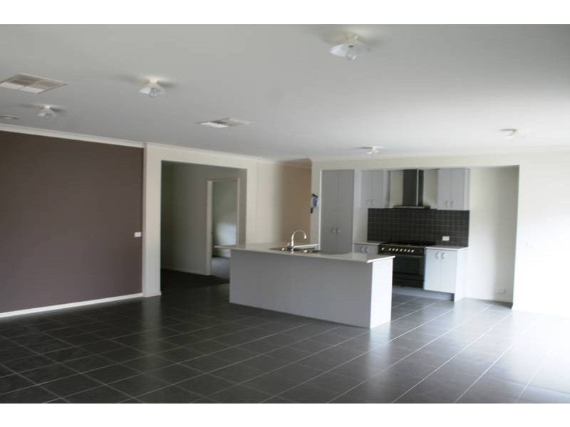 67 Manna Gum Drive, Epsom VIC 3551