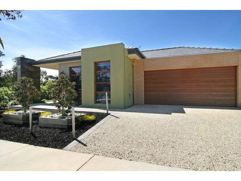 4 Medika Avenue, Kangaroo Flat VIC 3555