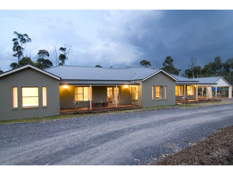 7 Floreate Drive, Junortoun VIC 3551