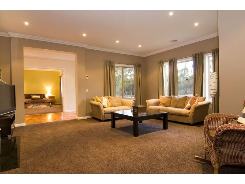 7 Floreate Drive, Junortoun VIC 3551