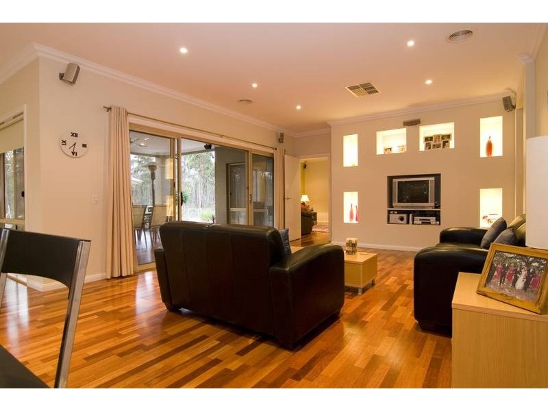 7 Floreate Drive, Junortoun VIC 3551