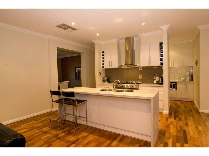 7 Floreate Drive, Junortoun VIC 3551