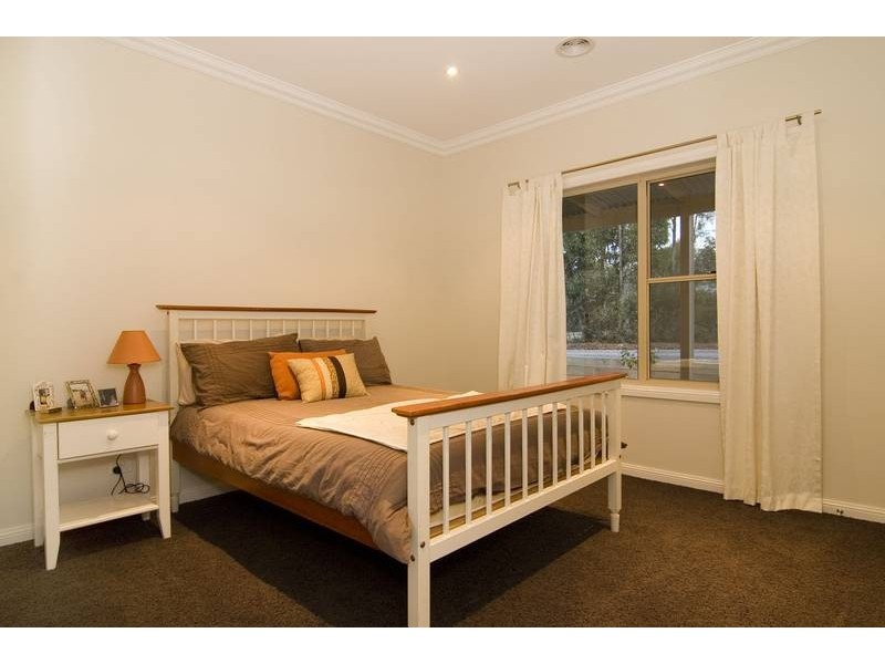 7 Floreate Drive, Junortoun VIC 3551