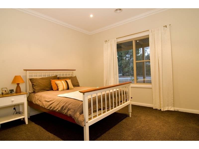 7 Floreate Drive, Junortoun VIC 3551