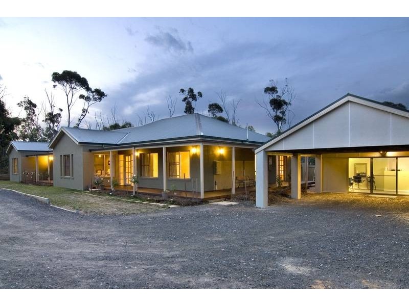 7 Floreate Drive, Junortoun VIC 3551