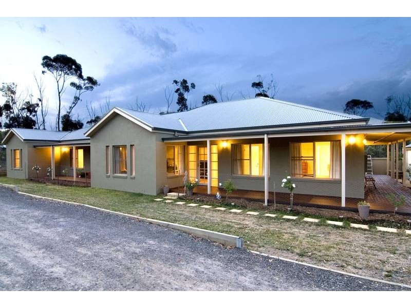 7 Floreate Drive, Junortoun VIC 3551