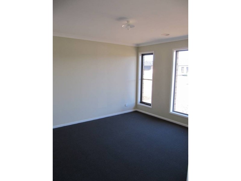 15 McConnachie Court, Epsom VIC 3551