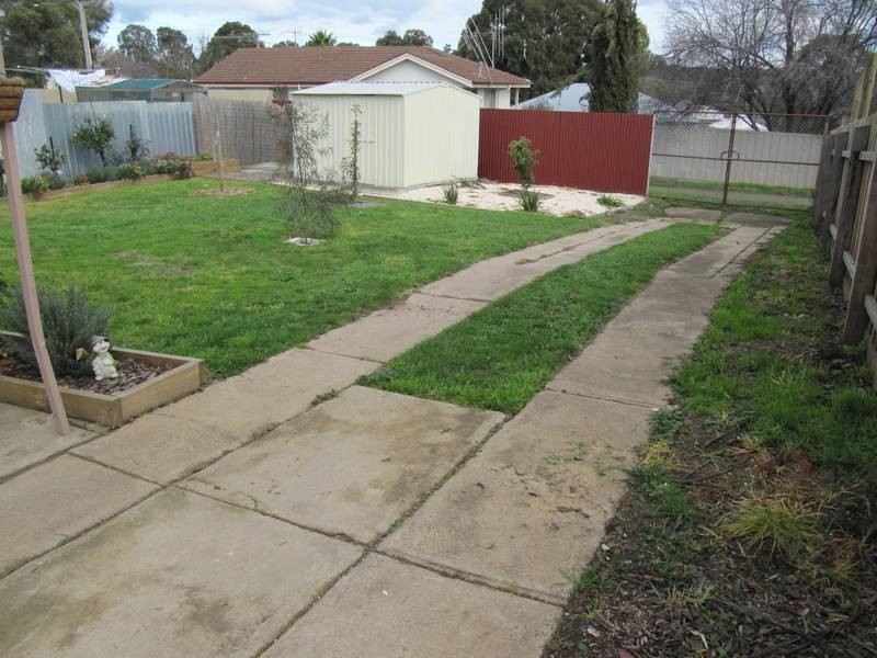 145 Eaglehawk Road, Long Gully VIC 3550