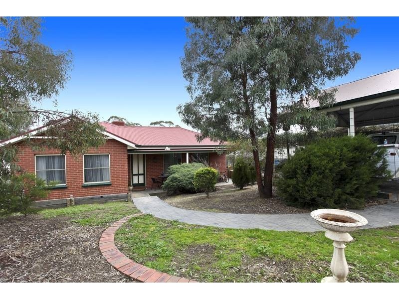 8 Diamond Court, Kangaroo Flat VIC 3555