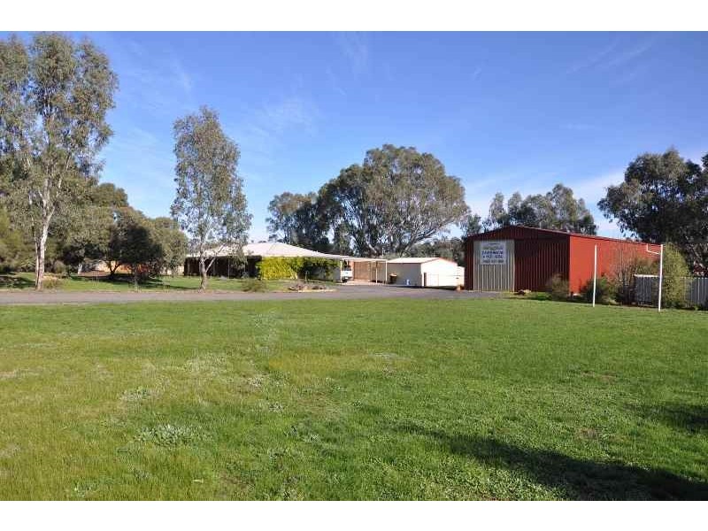 49 McDowells Road, East Bendigo VIC 3550