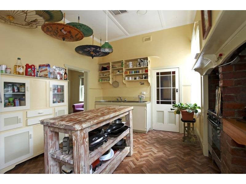 22 Carpenter Street, Quarry Hill VIC 3550