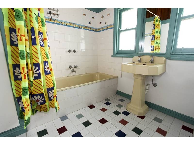 22 Carpenter Street, Quarry Hill VIC 3550