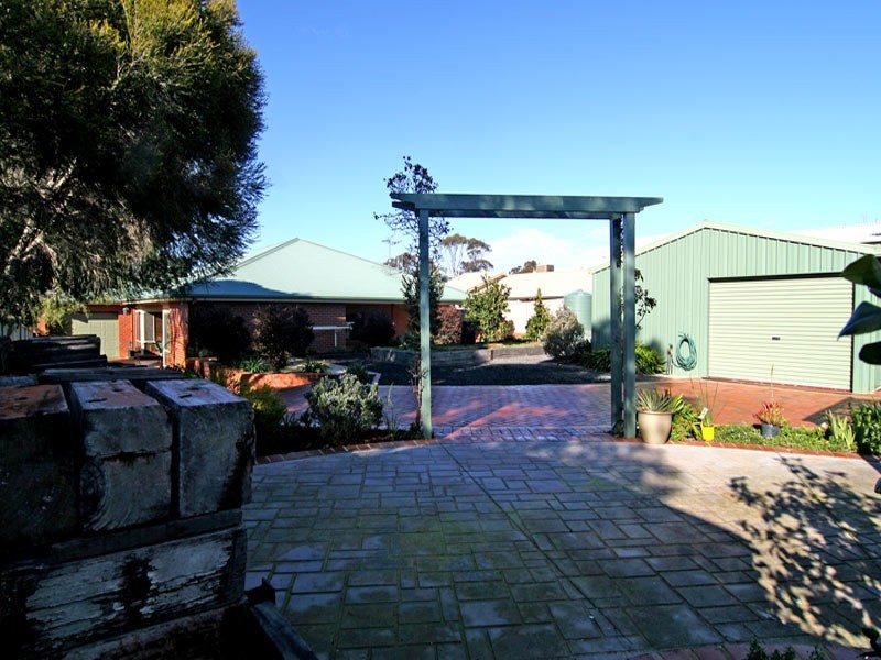 2 Gledhill Rise, Kangaroo Flat VIC 3555