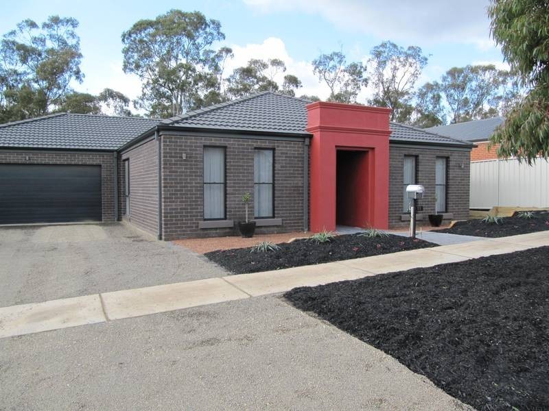 69 Amara Way, Kangaroo Flat VIC 3555