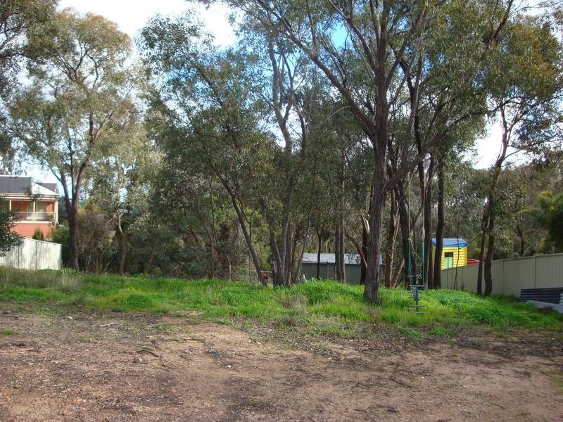 2 The Lane, Strathdale VIC 3550