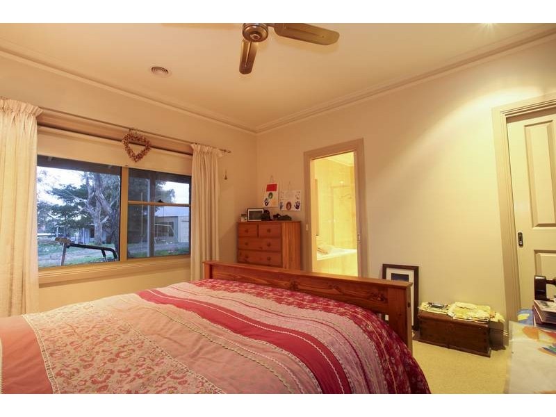 27 DeGille Street, North Bendigo VIC 3550