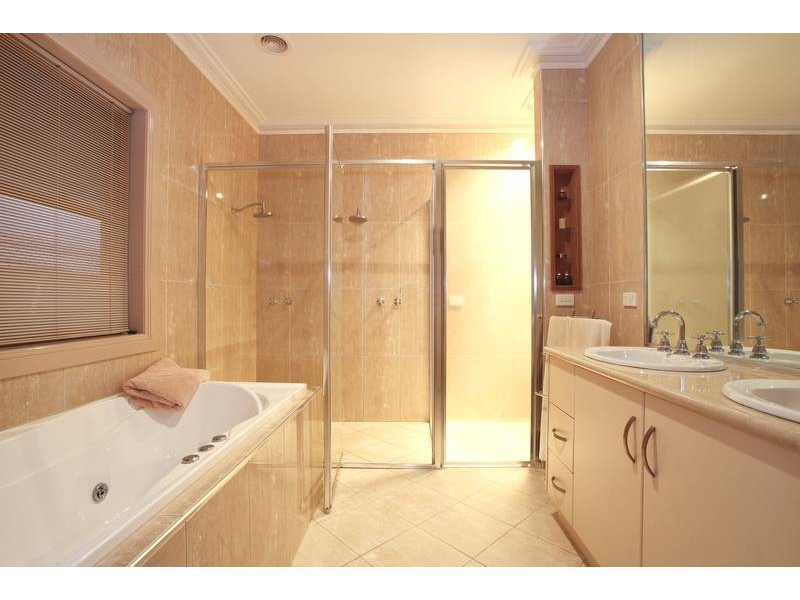 27 DeGille Street, North Bendigo VIC 3550