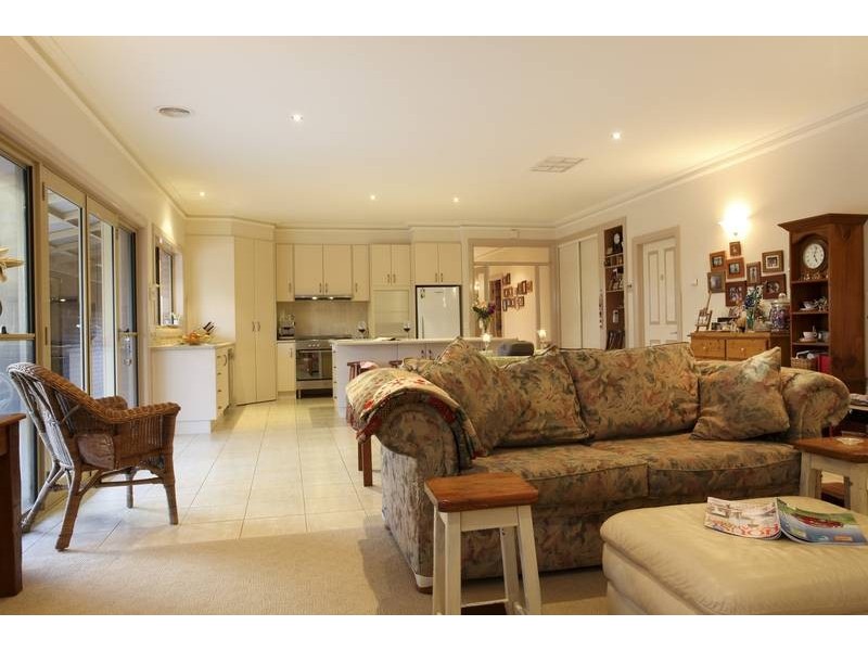 27 DeGille Street, North Bendigo VIC 3550