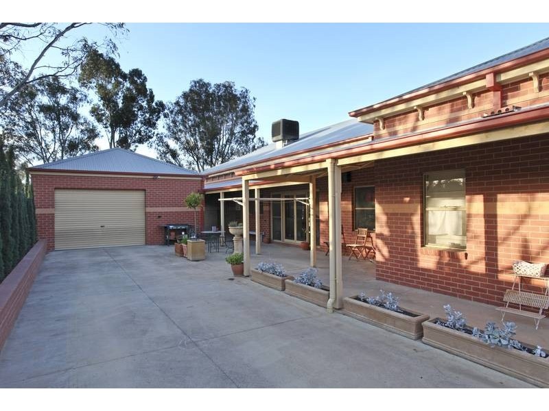 27 DeGille Street, North Bendigo VIC 3550