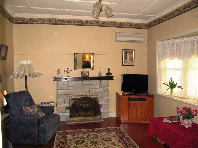 14 Hallam Street, Quarry Hill VIC 3550