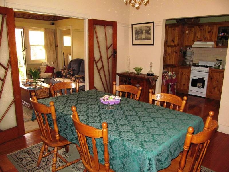 14 Hallam Street, Quarry Hill VIC 3550