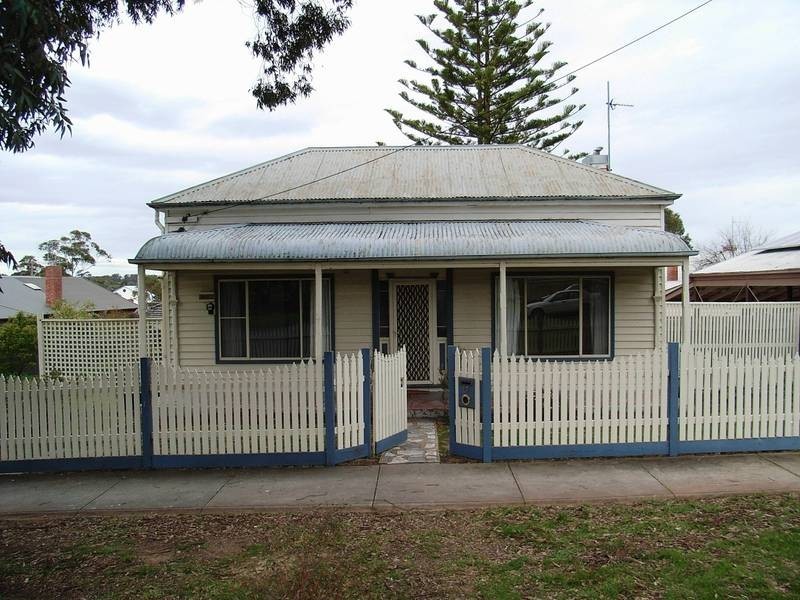 17 Echuca Street, Quarry Hill VIC 3550
