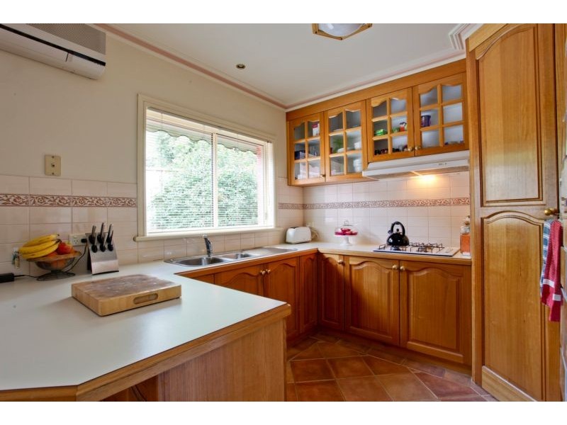 9 Cousins Street, Strathdale VIC 3550