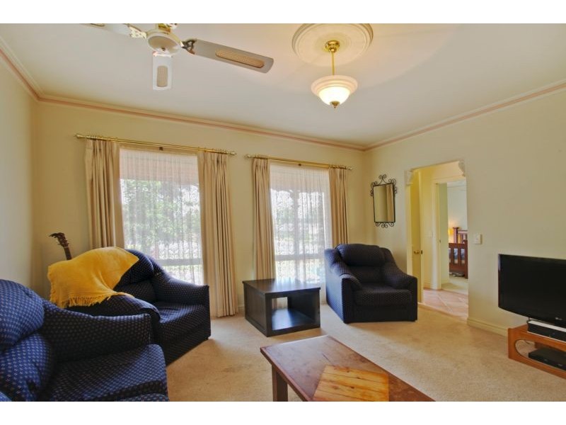9 Cousins Street, Strathdale VIC 3550