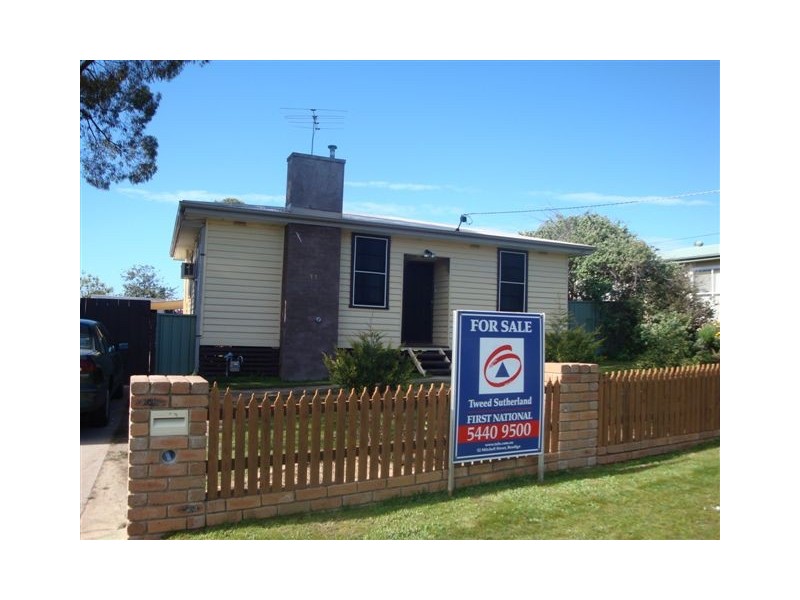 11 Dean Street, Kangaroo Flat VIC 3555