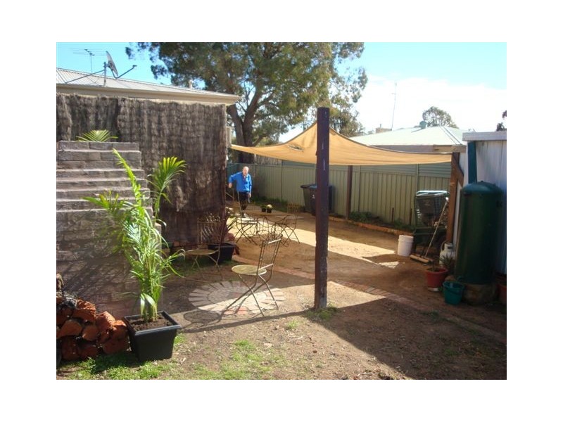 11 Dean Street, Kangaroo Flat VIC 3555