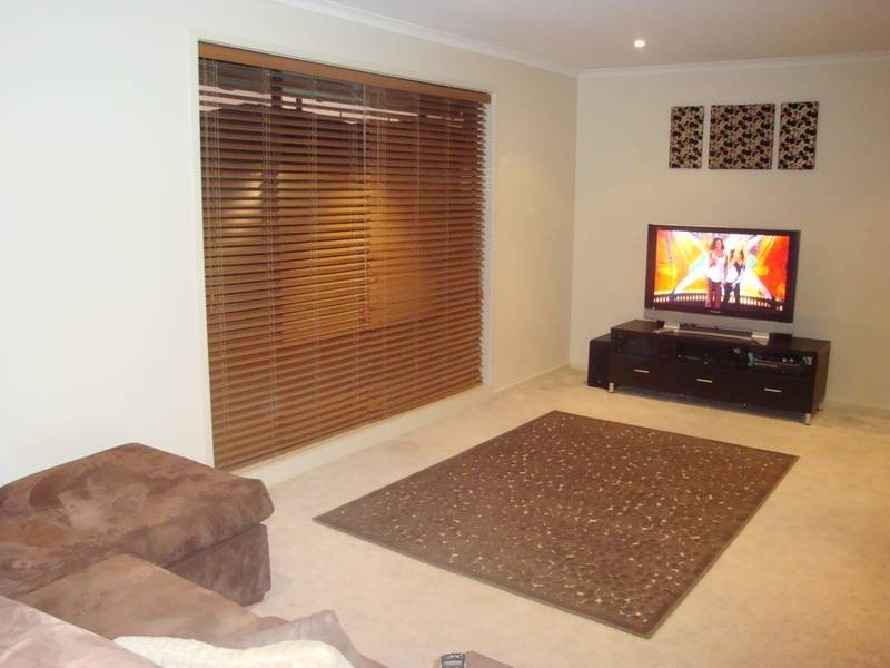 19 William Drive, Kangaroo Flat VIC 3555