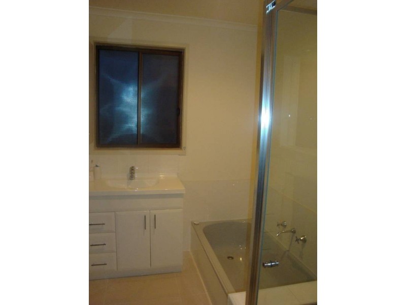19 William Drive, Kangaroo Flat VIC 3555