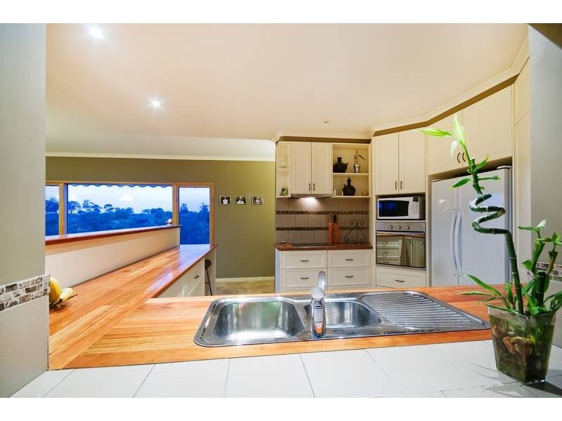 24 Campaspe Drive, Axedale VIC 3551