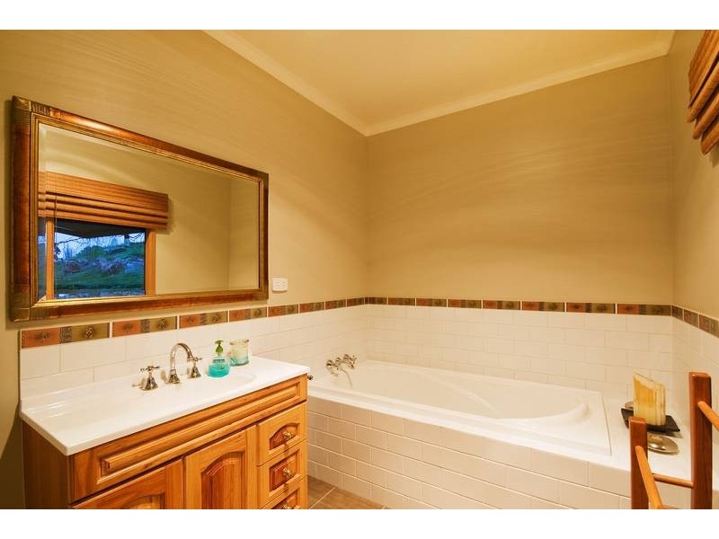 24 Campaspe Drive, Axedale VIC 3551