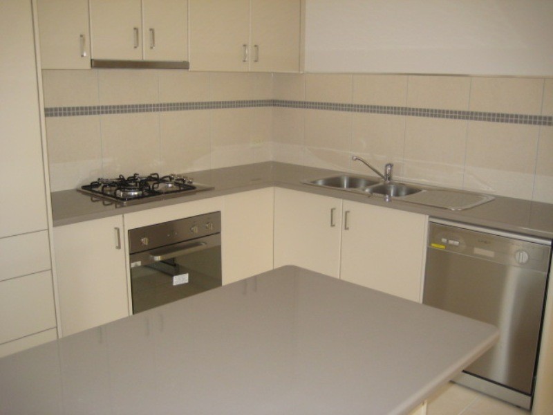 8/6 Friswell Avenue, Flora Hill VIC 3550