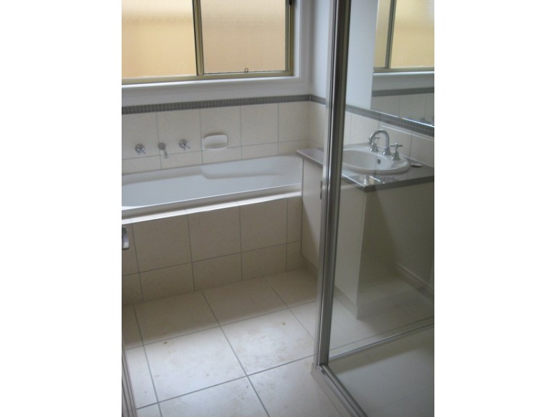 8/6 Friswell Avenue, Flora Hill VIC 3550