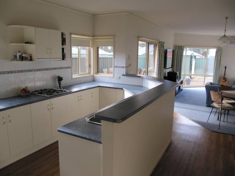 14 Chantelle Court, Kangaroo Flat VIC 3555