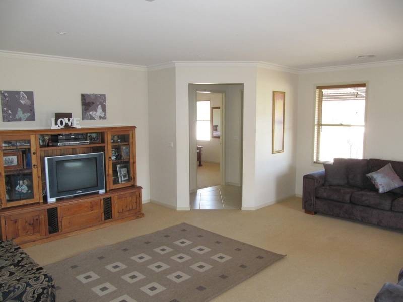 31 Saxby Drive, Strathfieldsaye VIC 3551