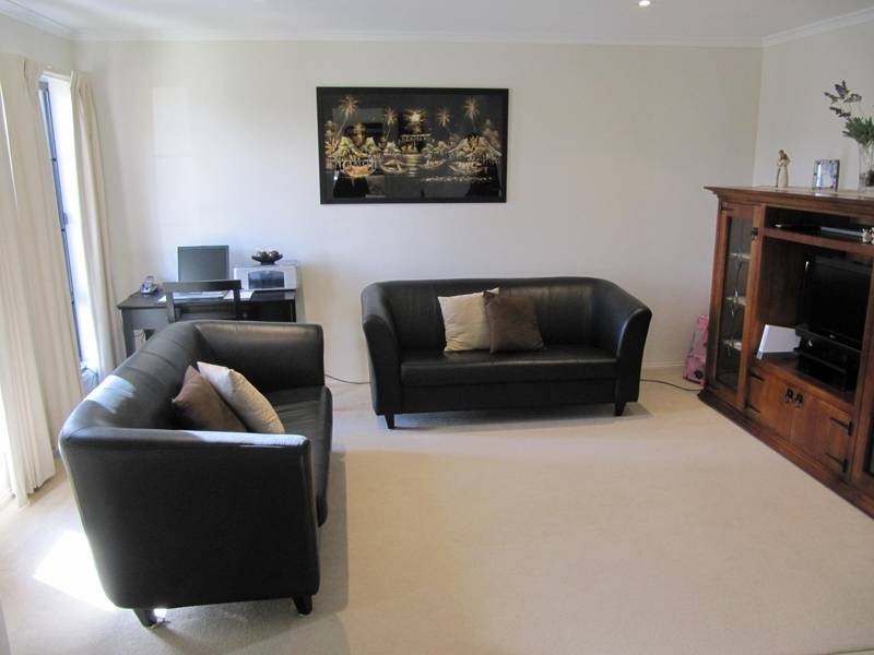 10 Blackwattle Avenue, Epsom VIC 3551