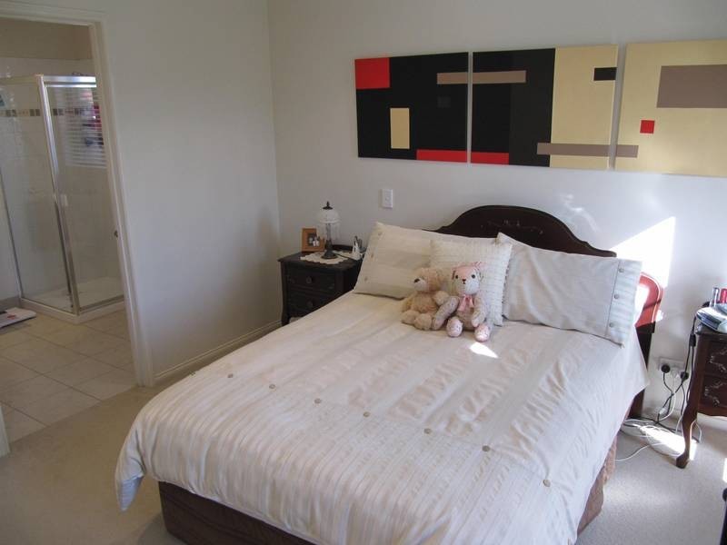 10 Blackwattle Avenue, Epsom VIC 3551