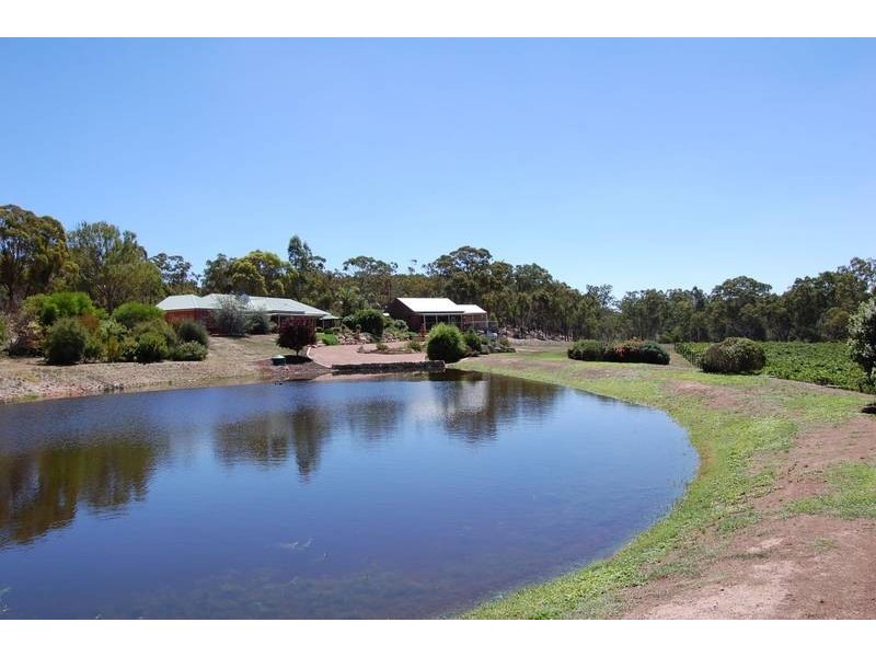 83 Cahills Rd, Mandurang VIC 3551