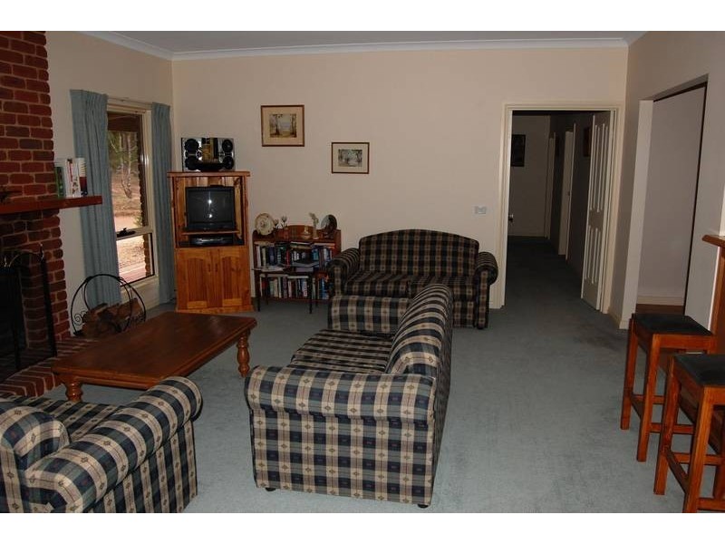 83 Cahills Rd, Mandurang VIC 3551