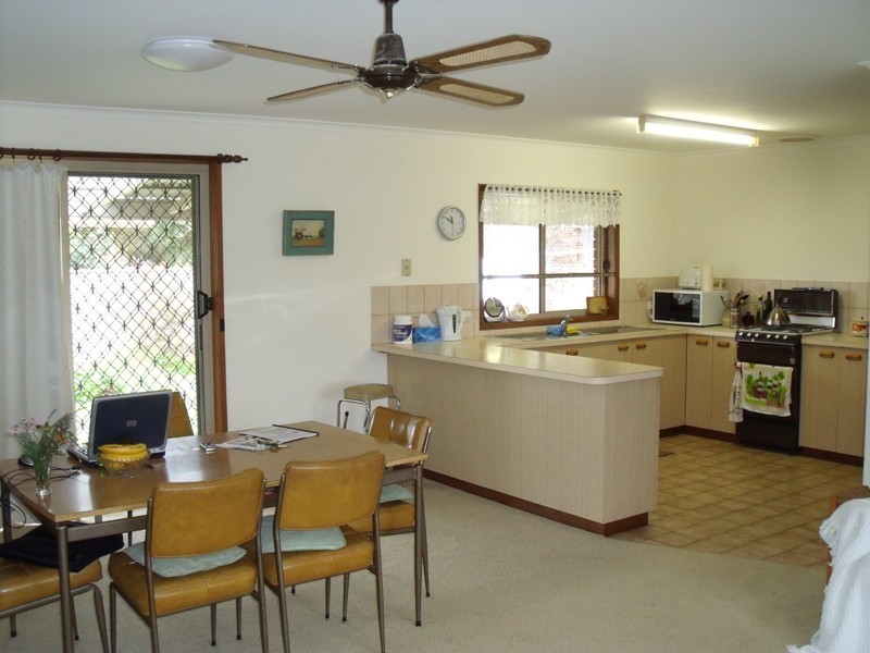8 View Street, Kangaroo Flat VIC 3555