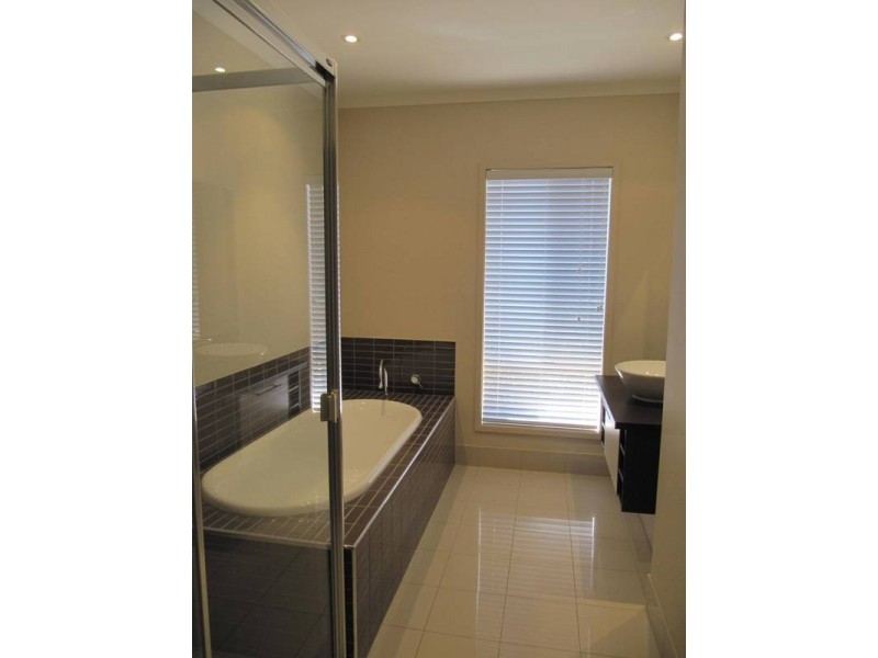 40 Stirling Avenue, Junortoun VIC 3551