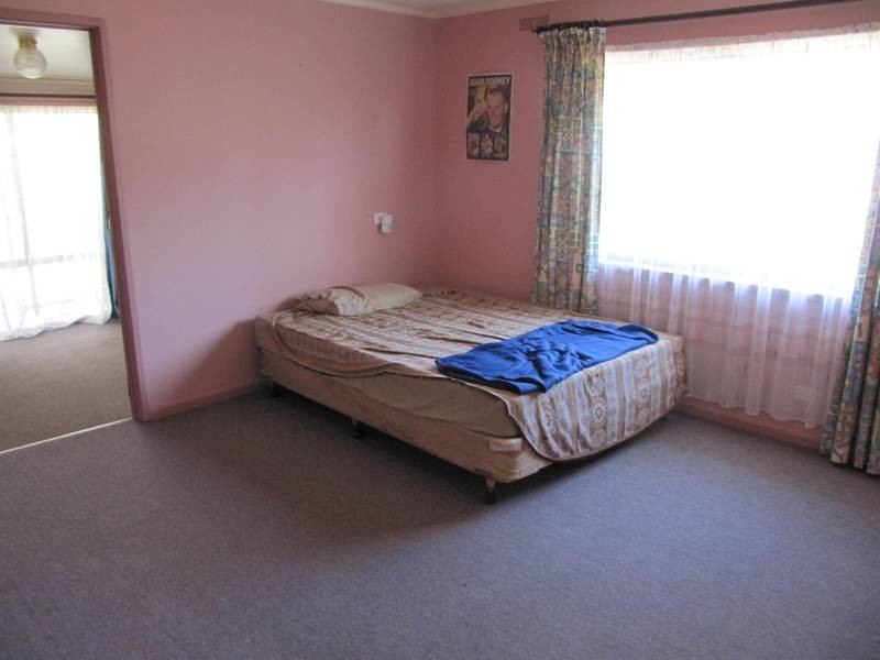 29 John Street, Kangaroo Flat VIC 3555