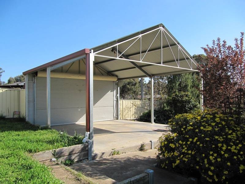 29 John Street, Kangaroo Flat VIC 3555