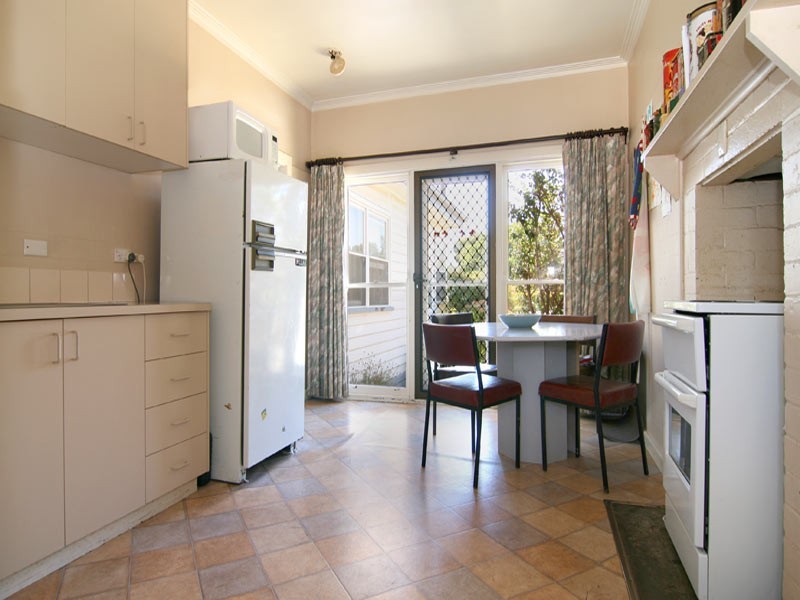 30 Carpenter Street, Kangaroo Flat VIC 3555