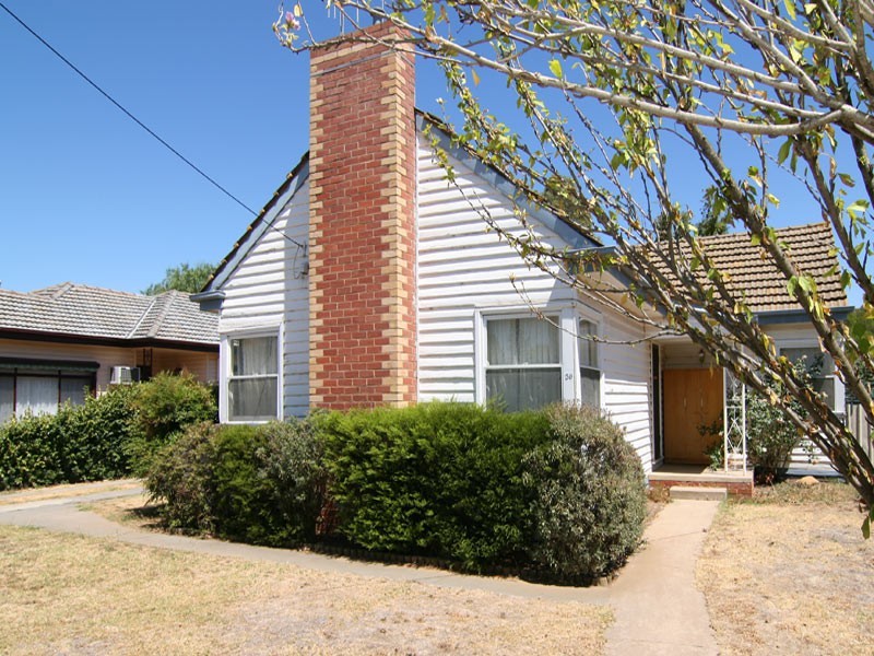 30 Carpenter Street, Kangaroo Flat VIC 3555